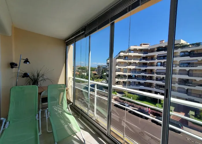 FREJUS PLAGE T1 26m2 avec balcon vue mer